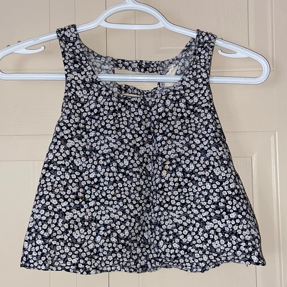 Garage Crop Tank - Picture 1 of 4